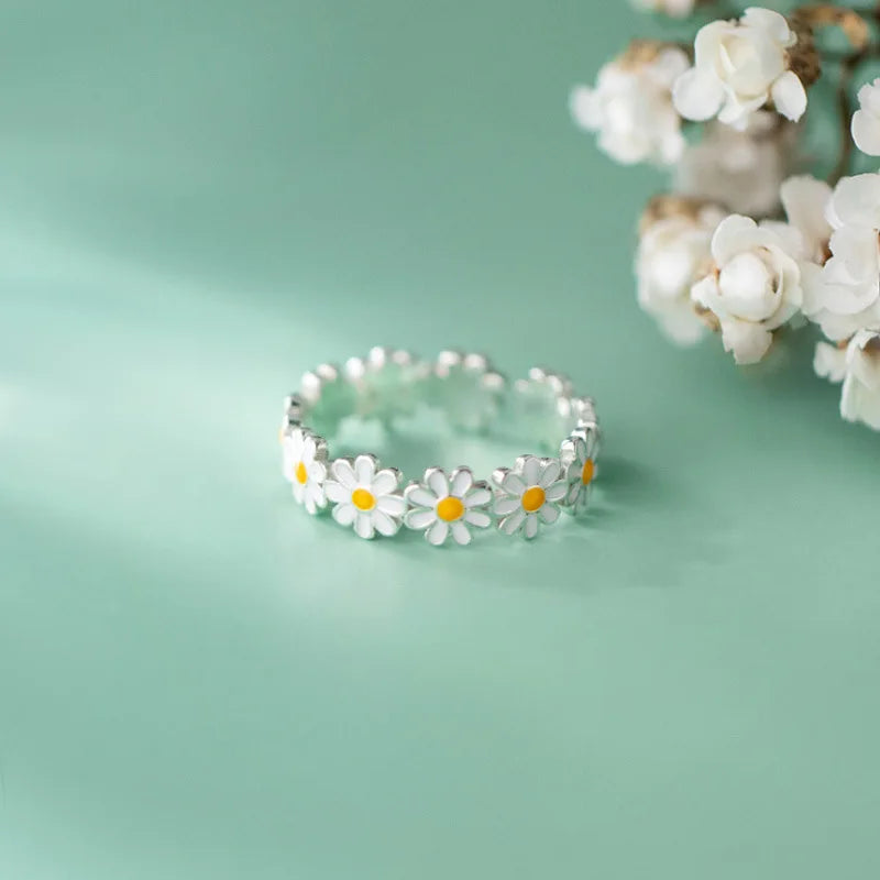 Vintage Daisy Flower Rings - Image 2