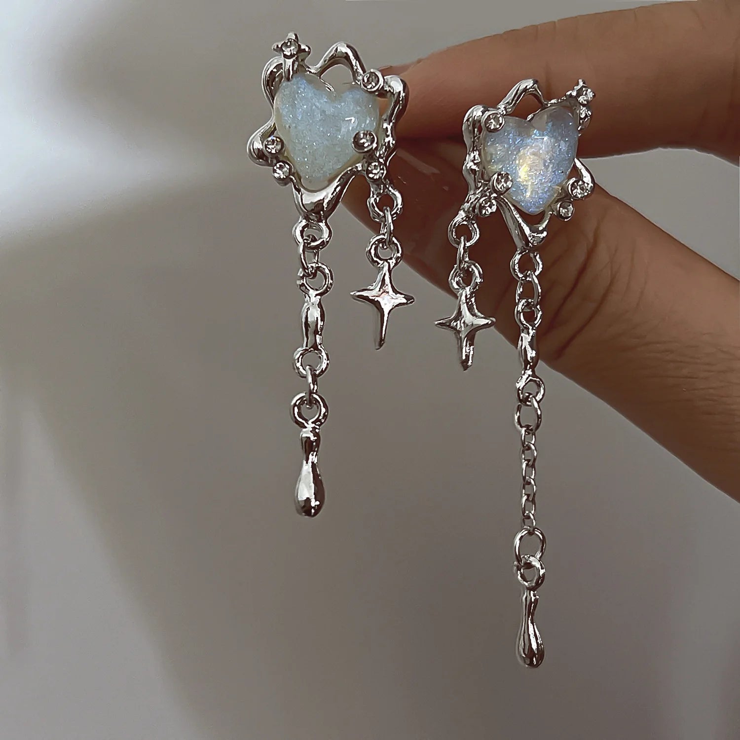 Y2K Irregular Liquid Earrings – Silver Geometric Clip for Trendsetters - Image 4