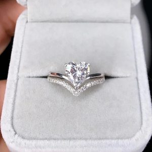 Delicate Silver Color White Zircon Stones Heart Rings for Women